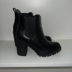 Black Pleather Pull on Ankle Booties Sz 7.5.